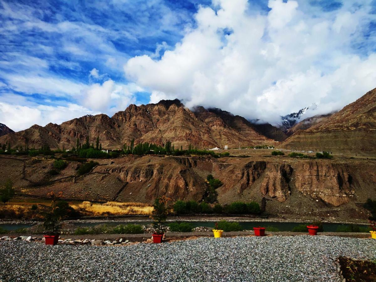 Neryok'S Indus View Otel Chimre Dış mekan fotoğraf