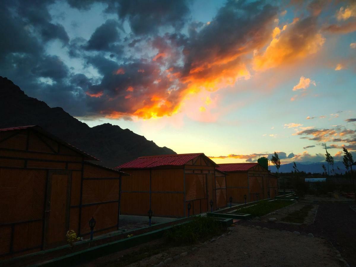 Neryok'S Indus View Otel Chimre Dış mekan fotoğraf