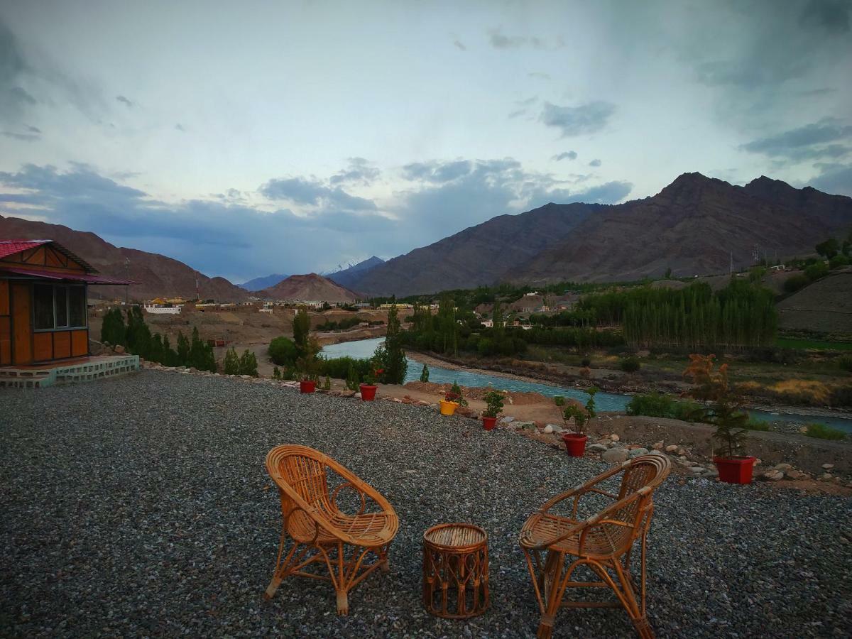 Neryok'S Indus View Otel Chimre Dış mekan fotoğraf